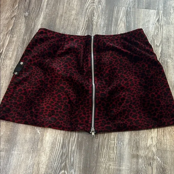 Dogpile Vintage Leopard Print Red Velvet Mini Skirt - Picture 3 of 7